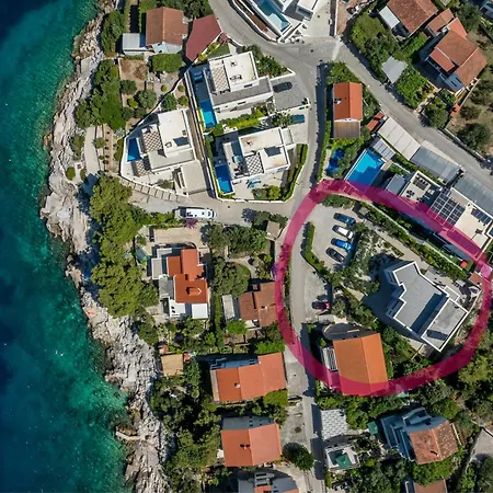 Rosemary 아파트 *